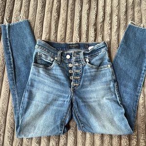 Size 25 LUCKY BRAND SKINNY JEAN